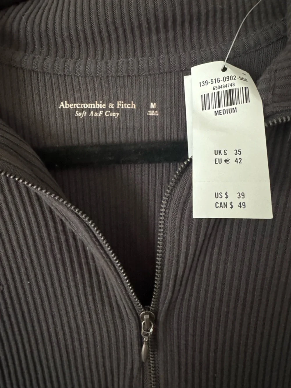 Abercrombie & Fitch Soft A & F Cozy - Picture 2 of 3